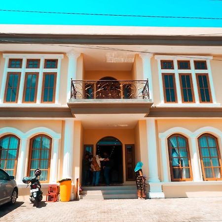 Bluefire Homestay Syariah بانيووانجى المظهر الخارجي الصورة